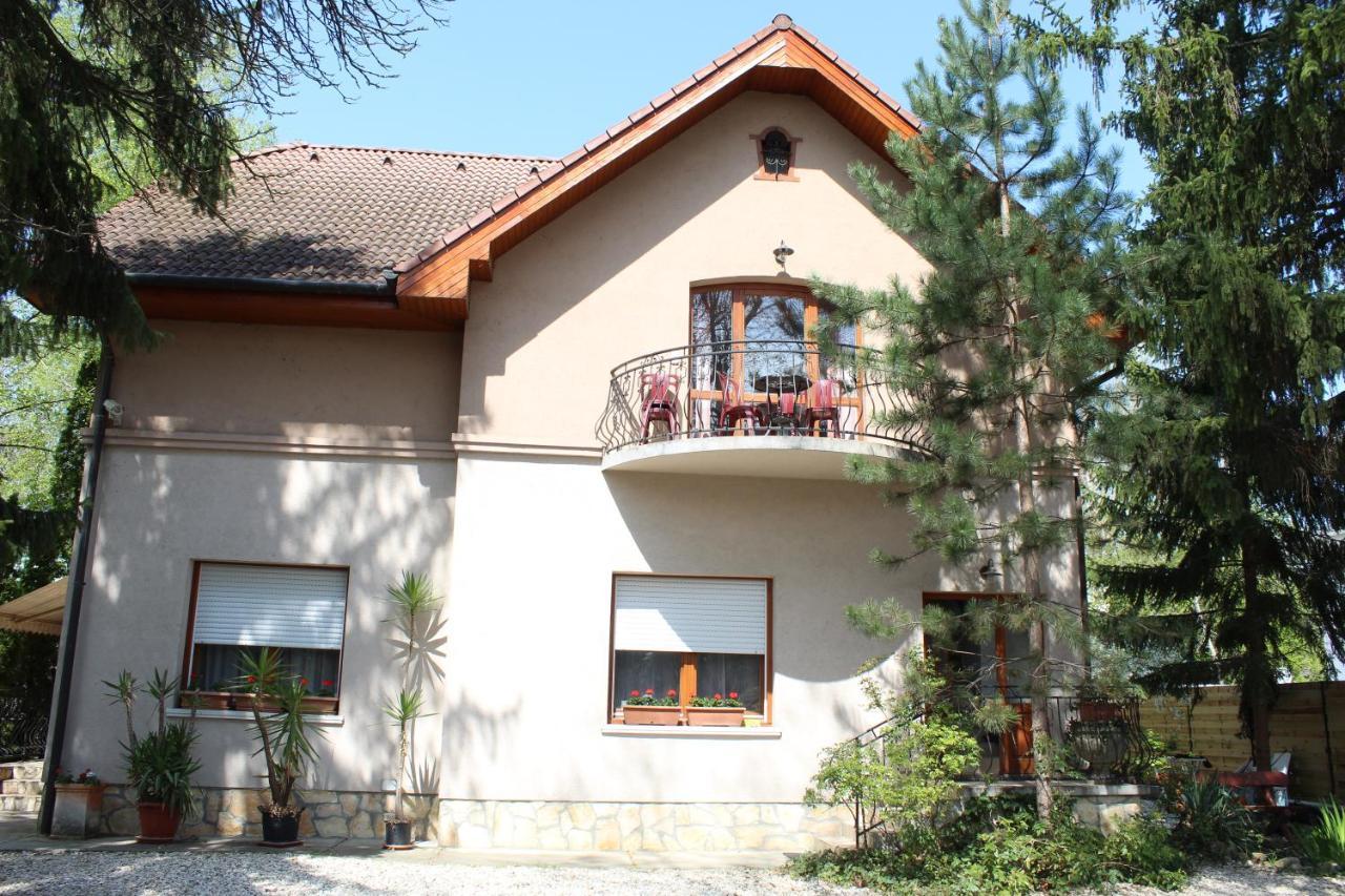 Vicze Apartmanhaz Сиофок Екстериор снимка