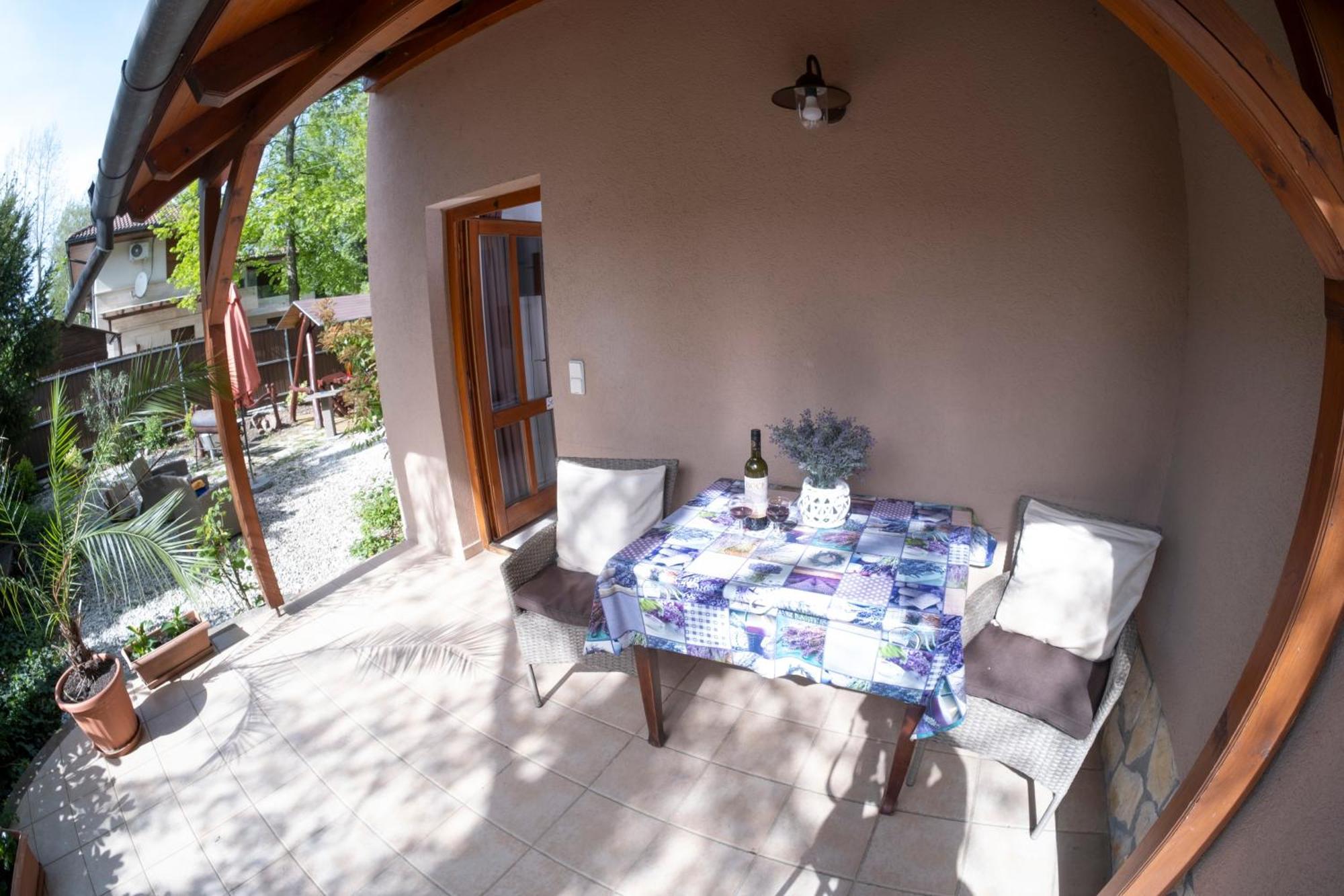 Vicze Apartmanhaz Сиофок Екстериор снимка