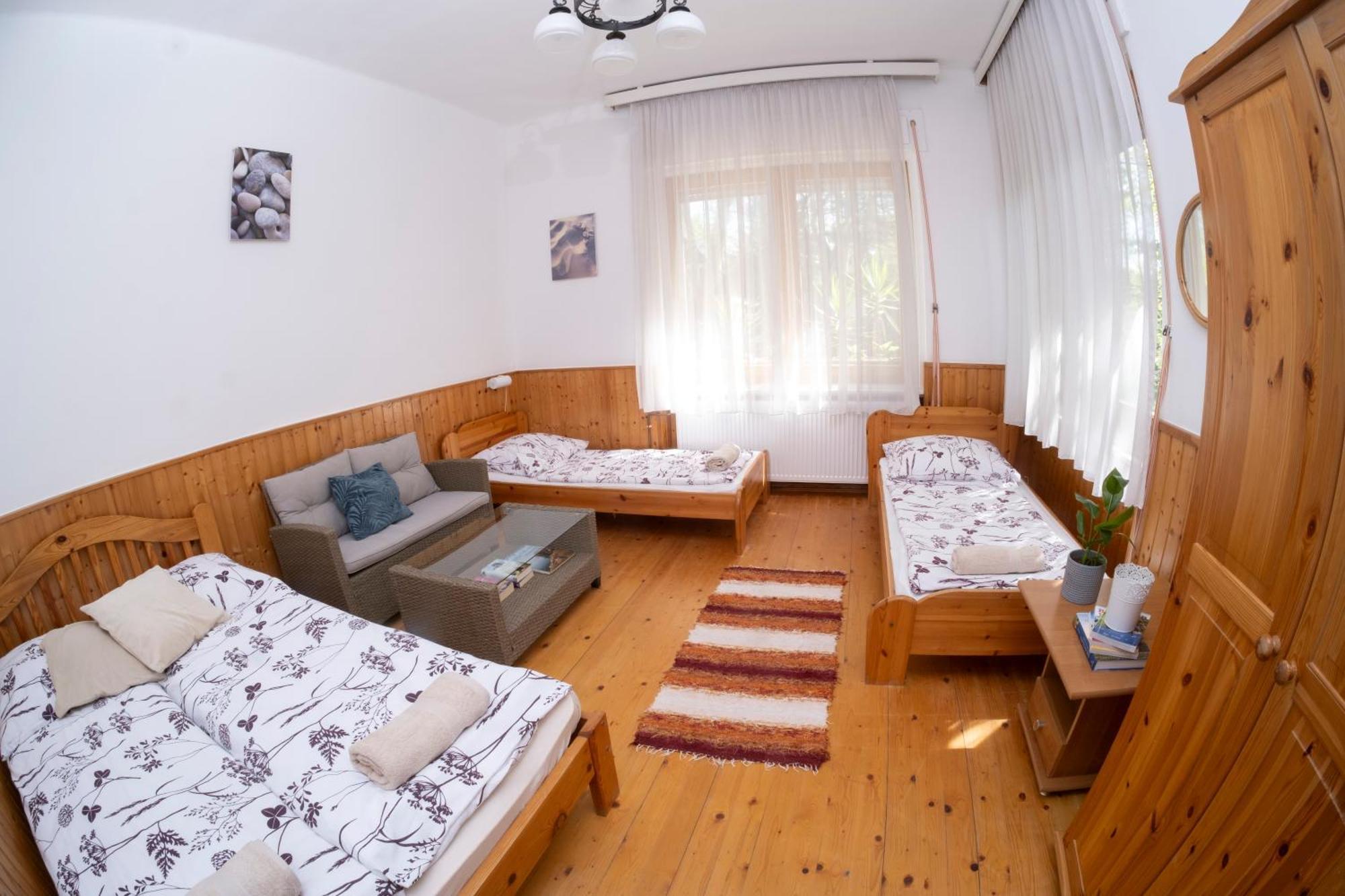 Vicze Apartmanhaz Сиофок Екстериор снимка