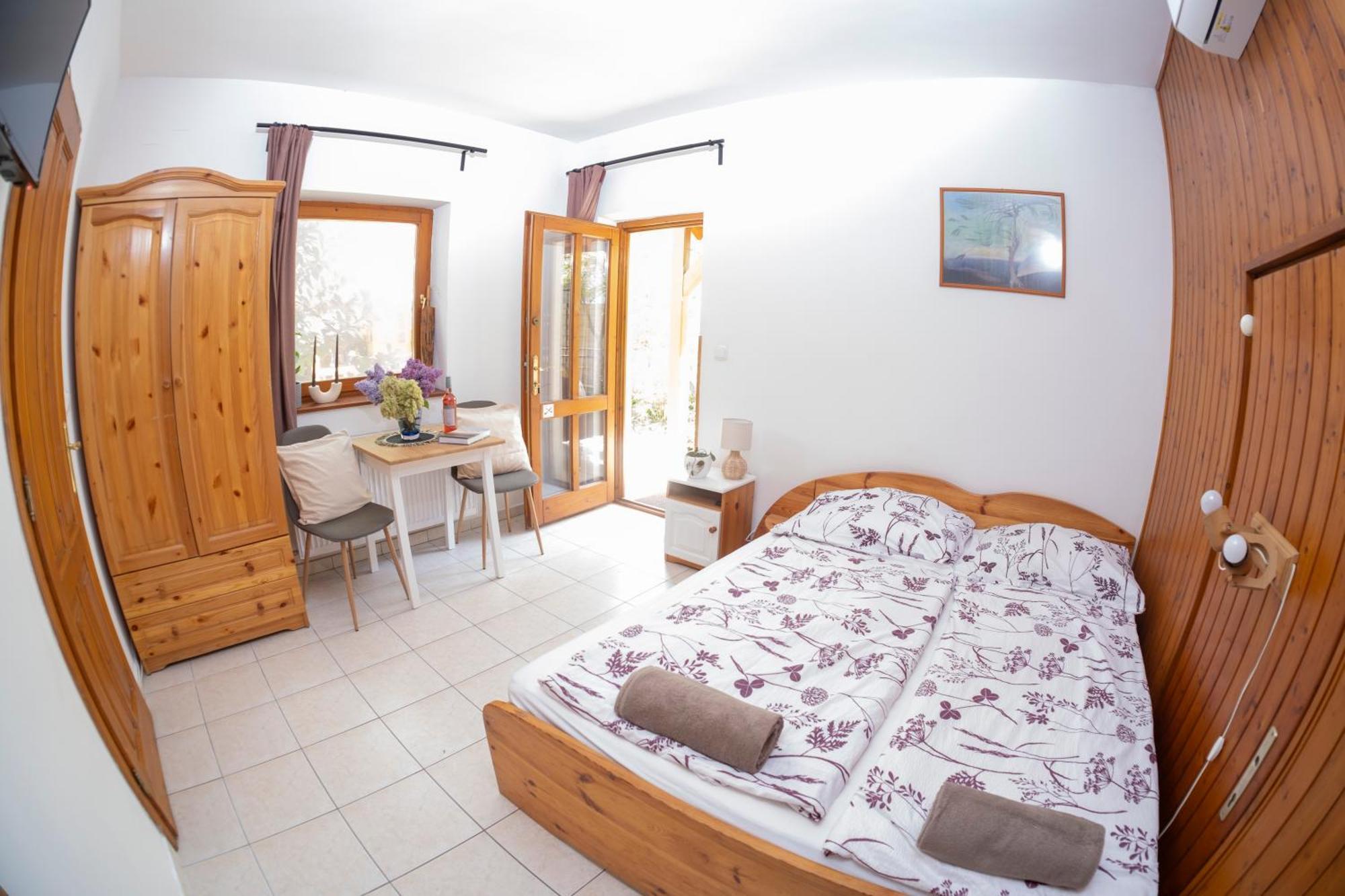 Vicze Apartmanhaz Сиофок Екстериор снимка